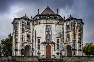 逃出孤寂的庄园