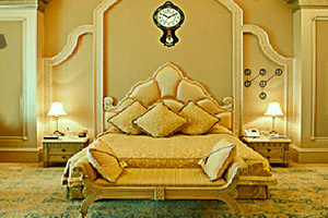 闪亮的豪华套房逃脱