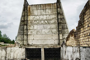 逃离废弃燃料仓