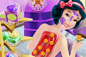 白雪公主做水疗