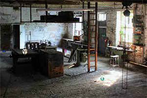 废弃的机械厂逃脱