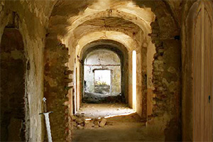 危险蝙蝠洞穴逃脱