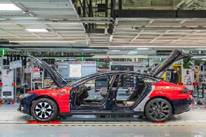 逃出豪华汽车工厂