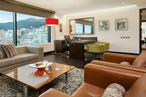 逃离希尔顿酒店房间