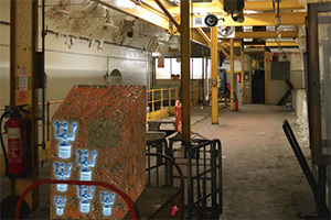 逃出幽灵地下工地