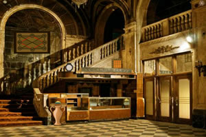 逃出万圣节废弃剧院