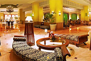 逃出大游泳度假村