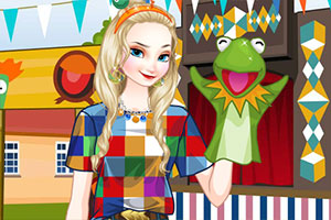 玩布袋木偶的女孩