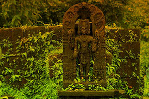 逃离古老的神庙