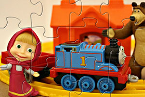 玛莎和熊在火车站