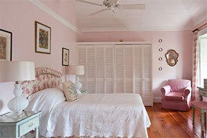 逃出萌粉色房间