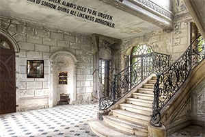 废弃的建筑物逃生