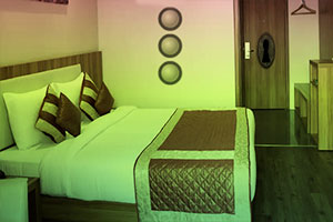 逃离昏暗的现代房