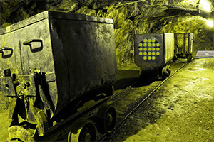 逃离荒废的矿洞