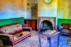 逃出破旧废弃房